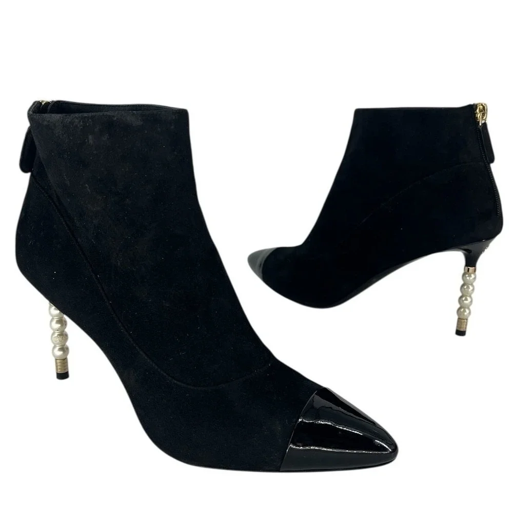 Chanel 2020 CC Suede Pearl Heel Cap Toe Logo Boots Black Size 40.5‎